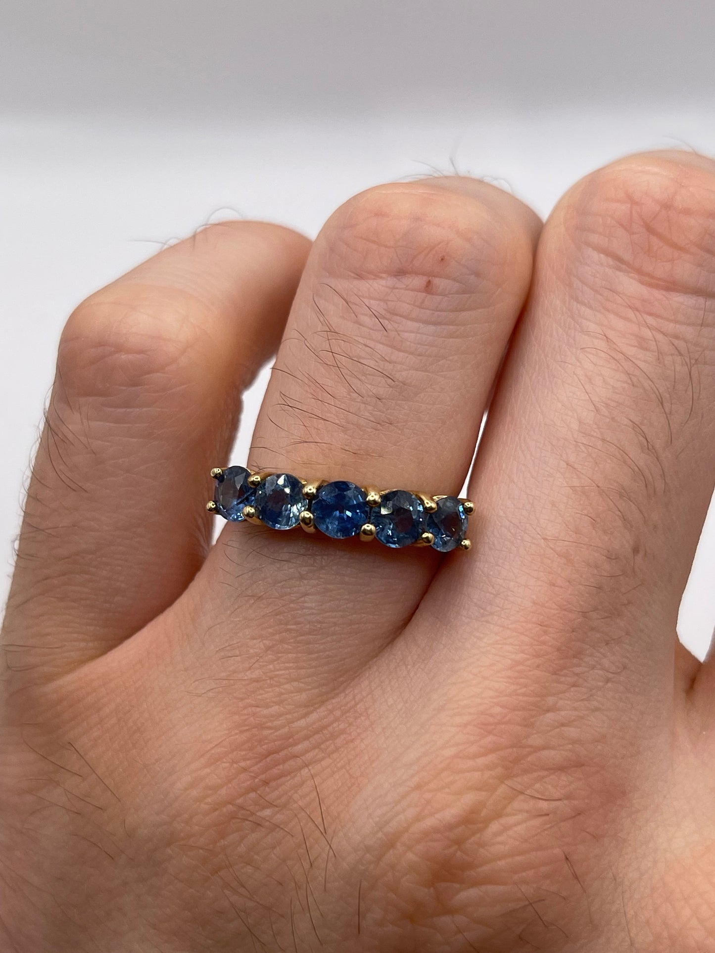 9ct gold sapphire ring