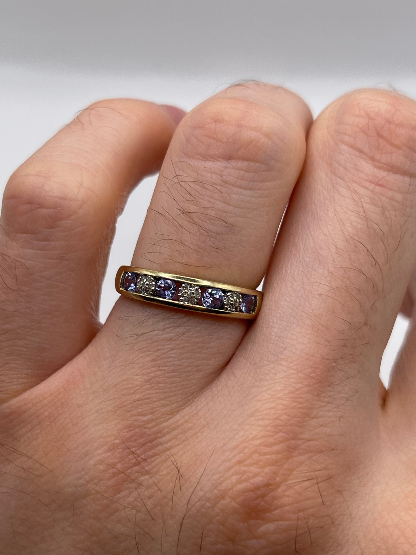 9ct gold tanzanite and diamond ring
