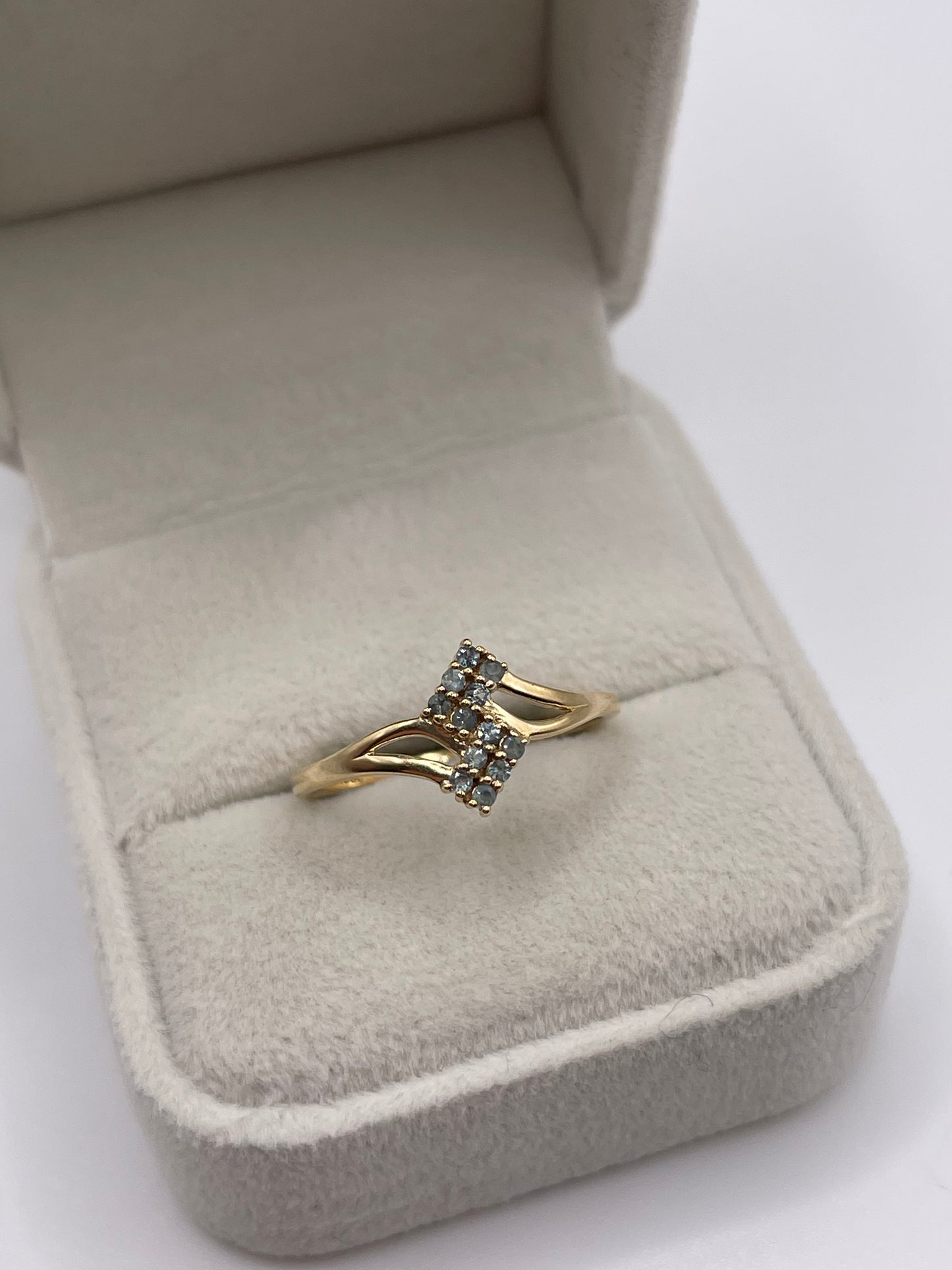 9ct gold alexandrite ring