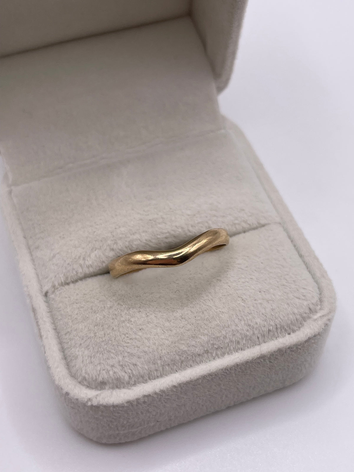 9ct gold wishbone ring