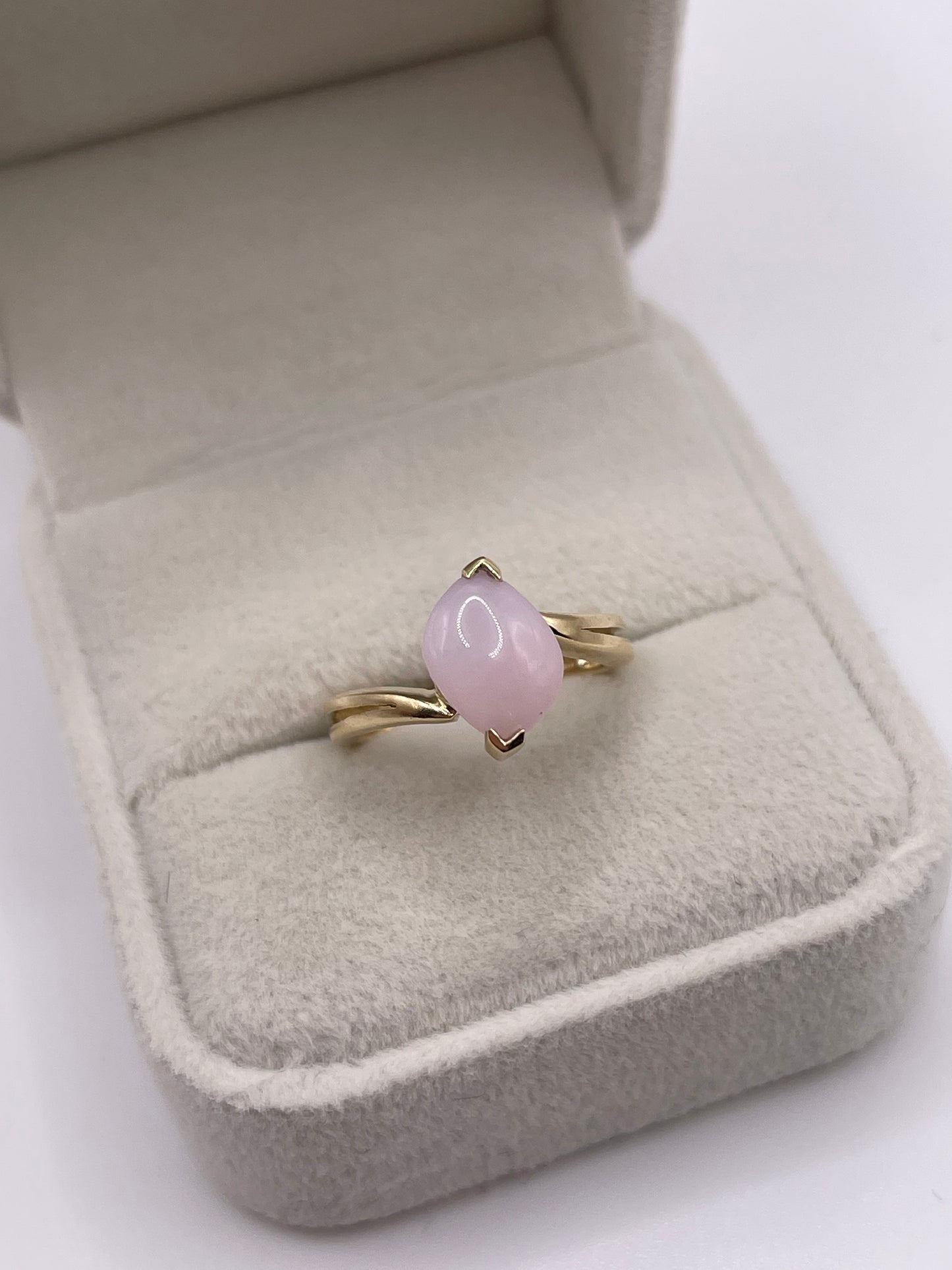 9ct gold pink opal ring