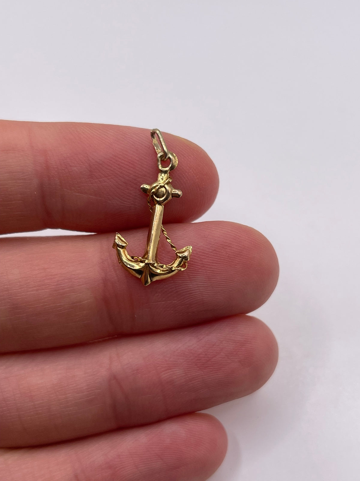 9ct gold anchor charm