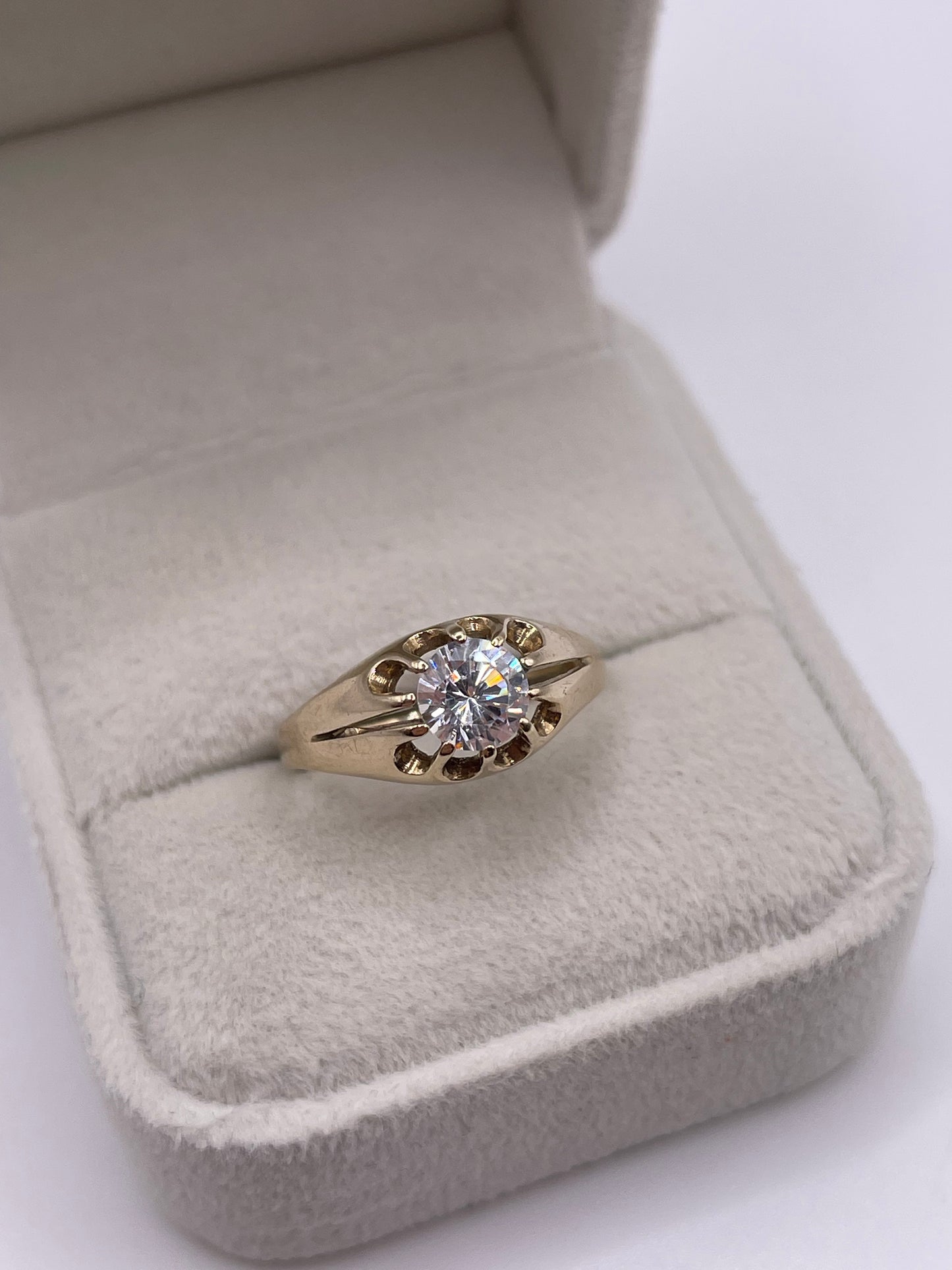 9ct gold cz gypsy ring