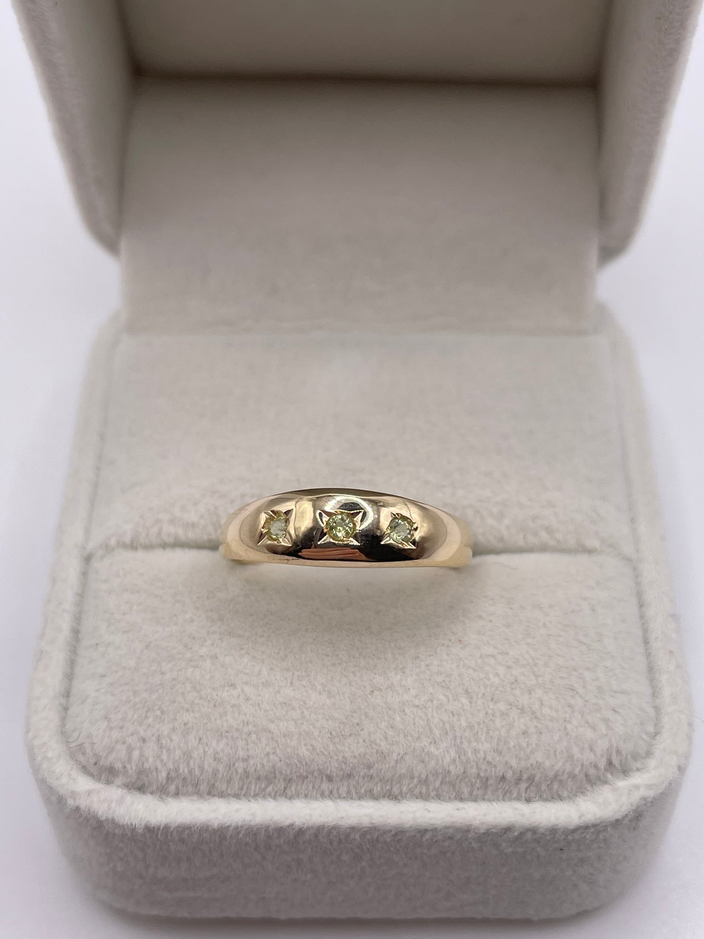 9ct gold peridot gypsy ring