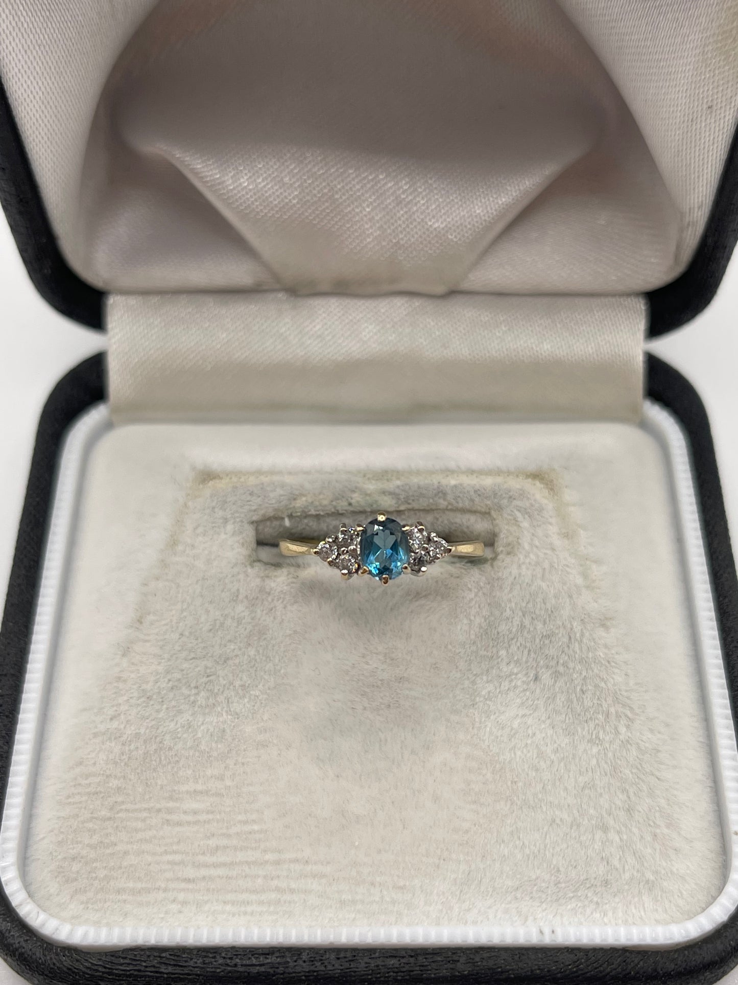 9ct gold topaz and diamond ring