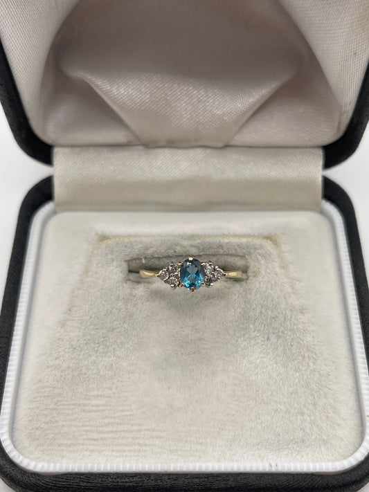 9ct gold topaz and diamond ring