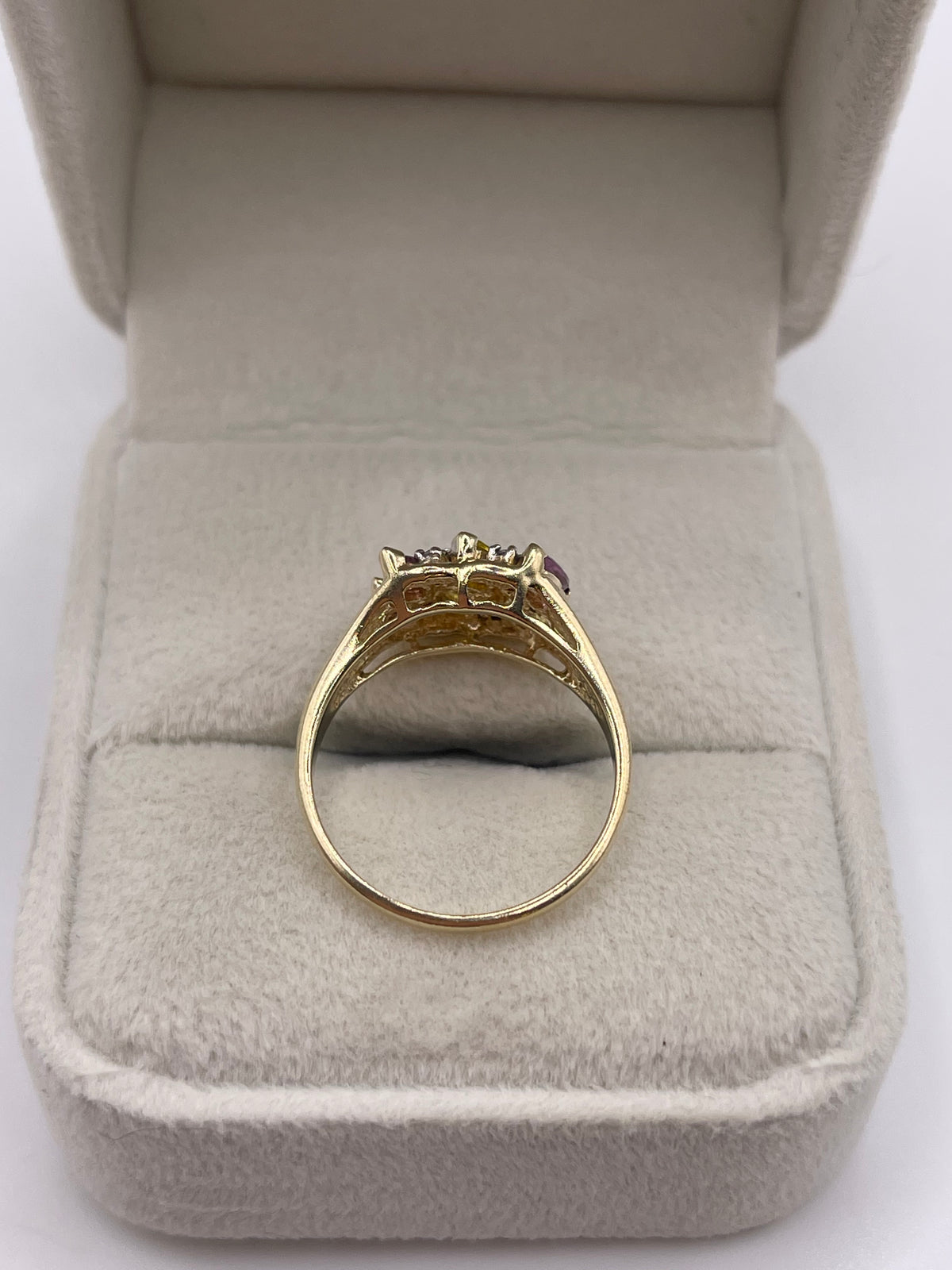 9ct gold sapphire and diamond ring