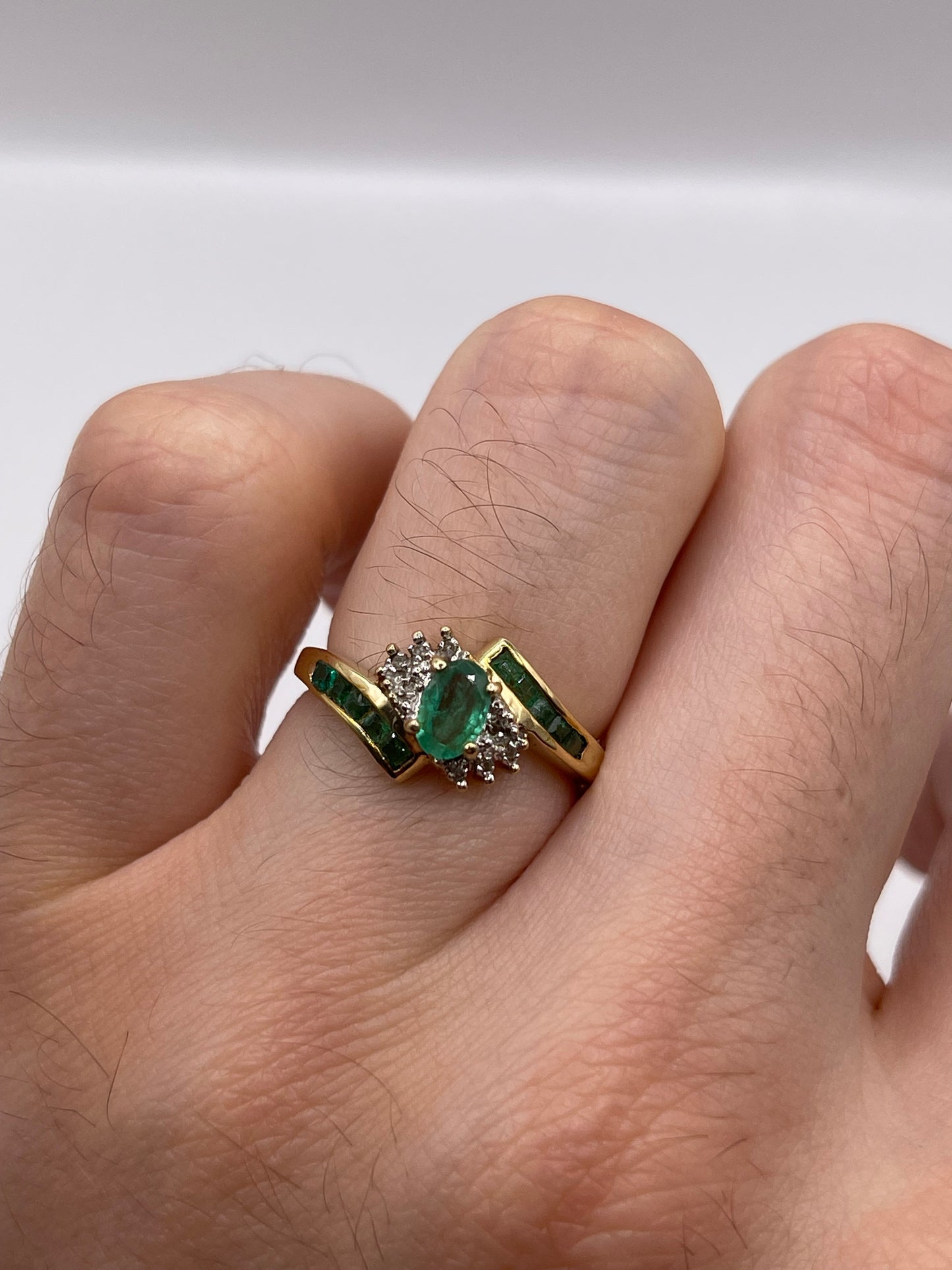 9ct gold emerald and diamond ring