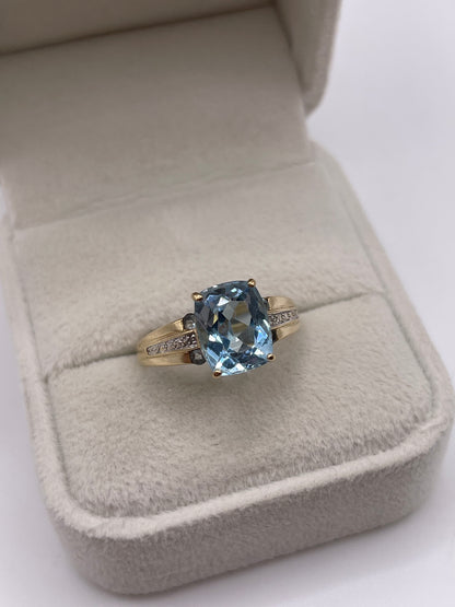 9ct gold topaz and diamond ring
