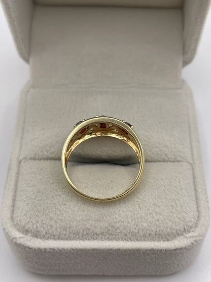 9ct gold garnet ring
