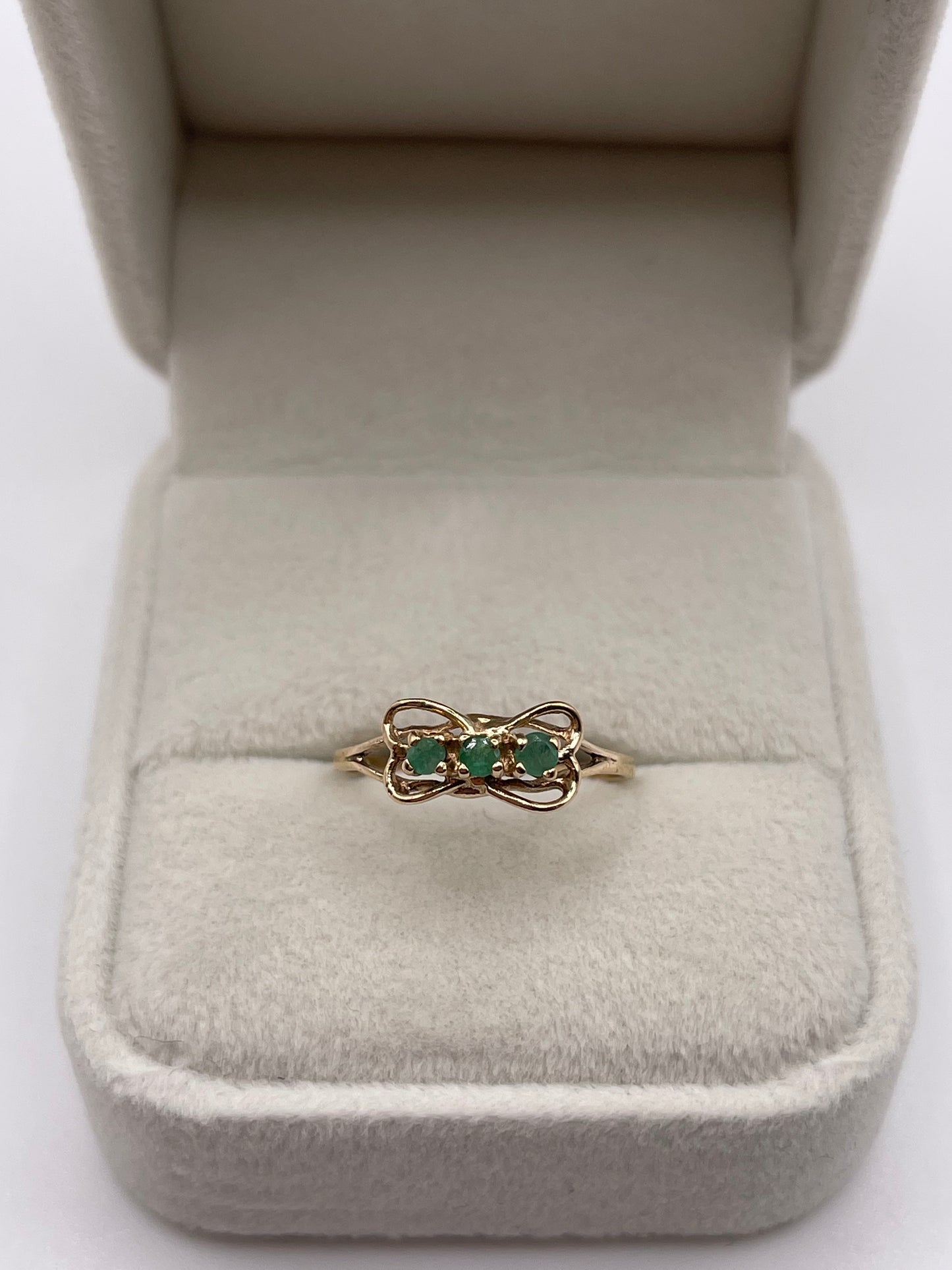 9ct gold emerald ring