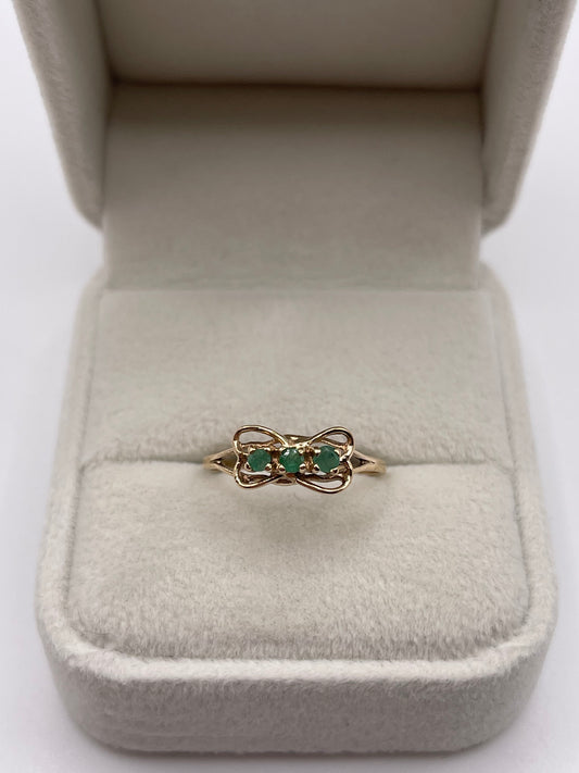 9ct gold emerald ring