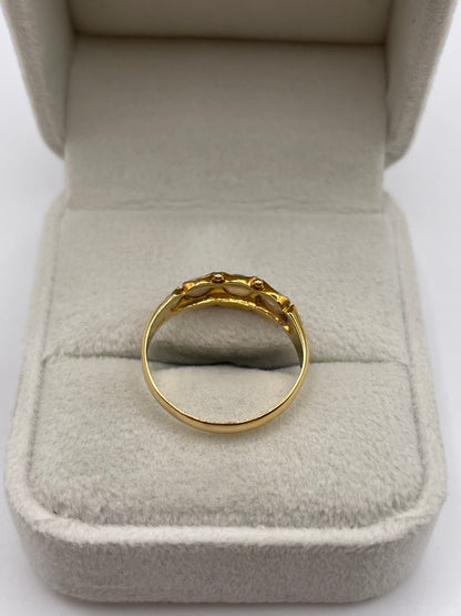 Antique 18ct gold opal ring