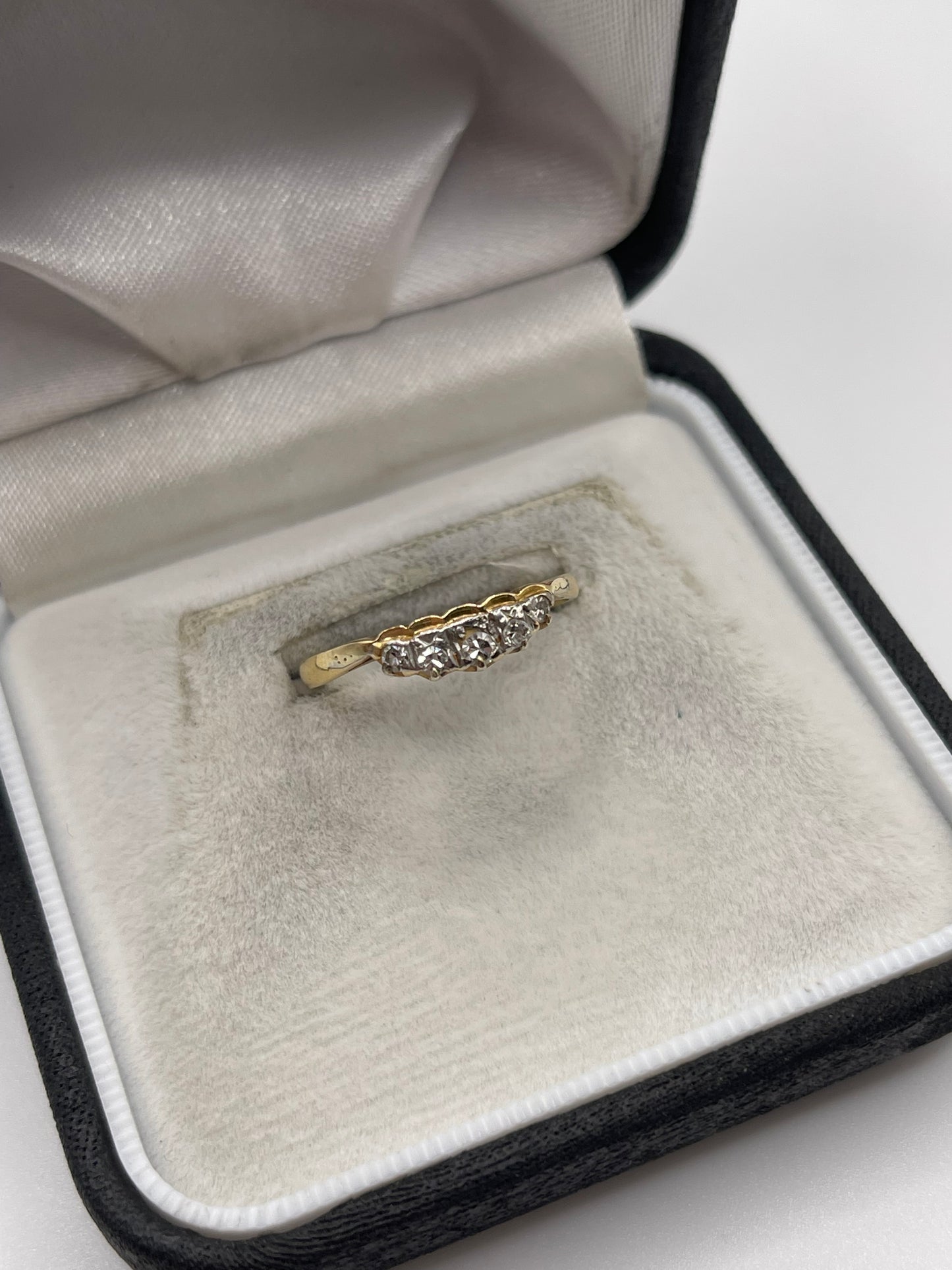 18ct gold diamond ring