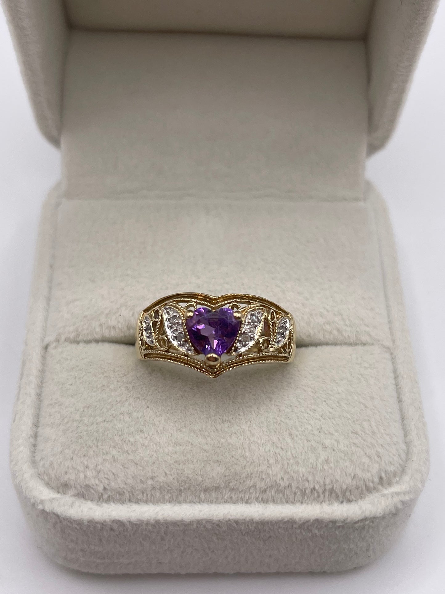 9ct gold amethyst and diamond ring