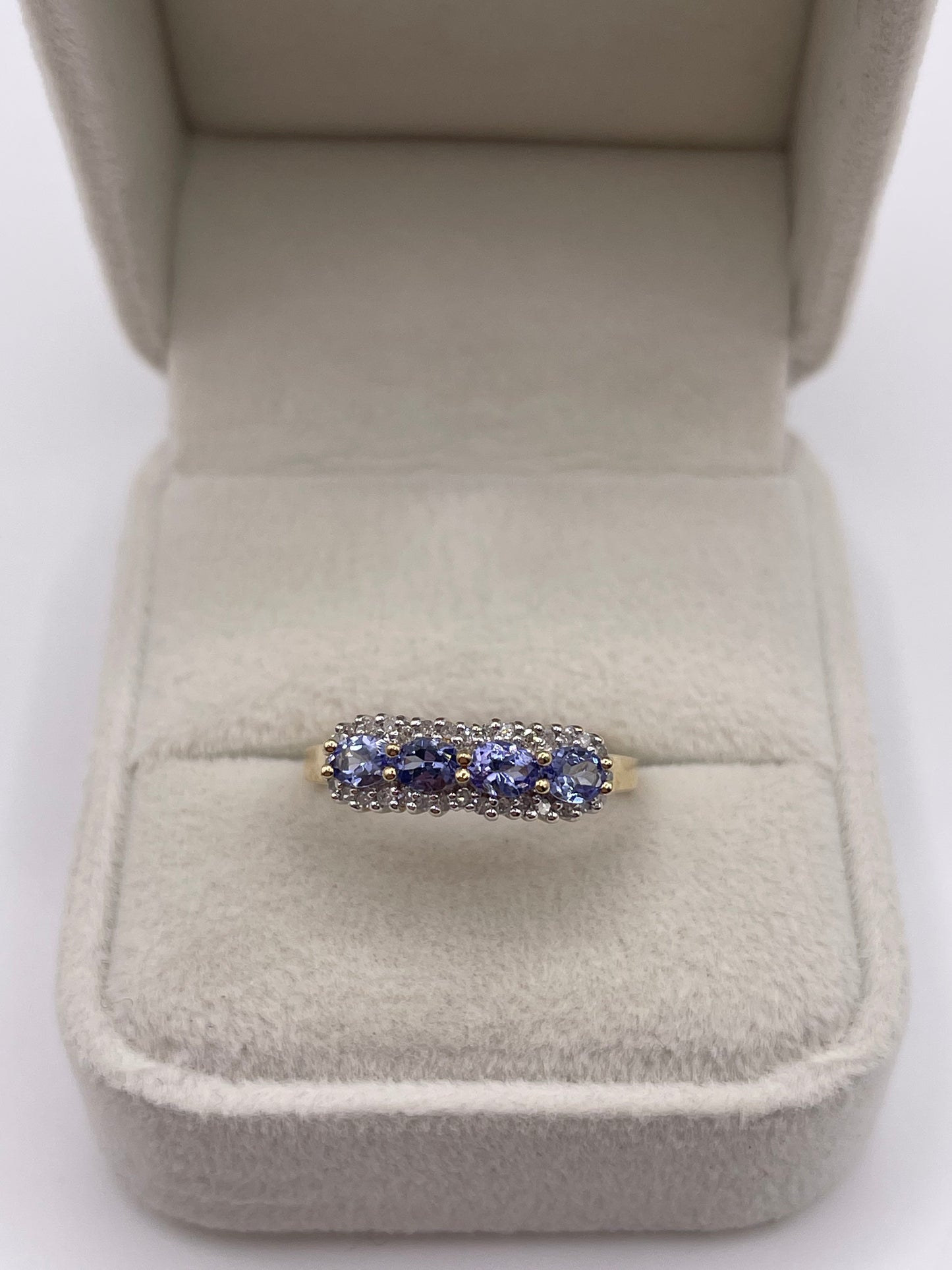 9ct gold tanzanite and diamond ring