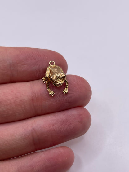 9ct gold emerald frog charm