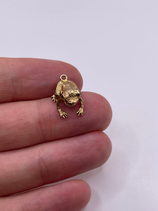 9ct gold emerald frog charm