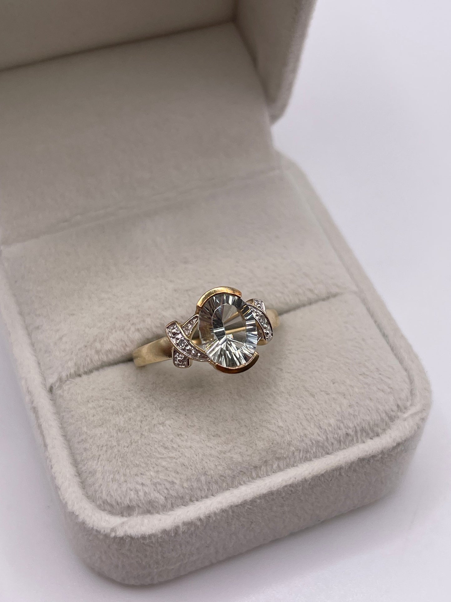 9ct gold green amethyst and diamond ring
