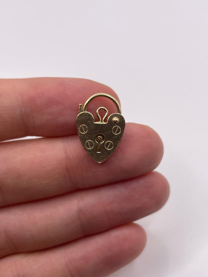9ct gold padlock 1
