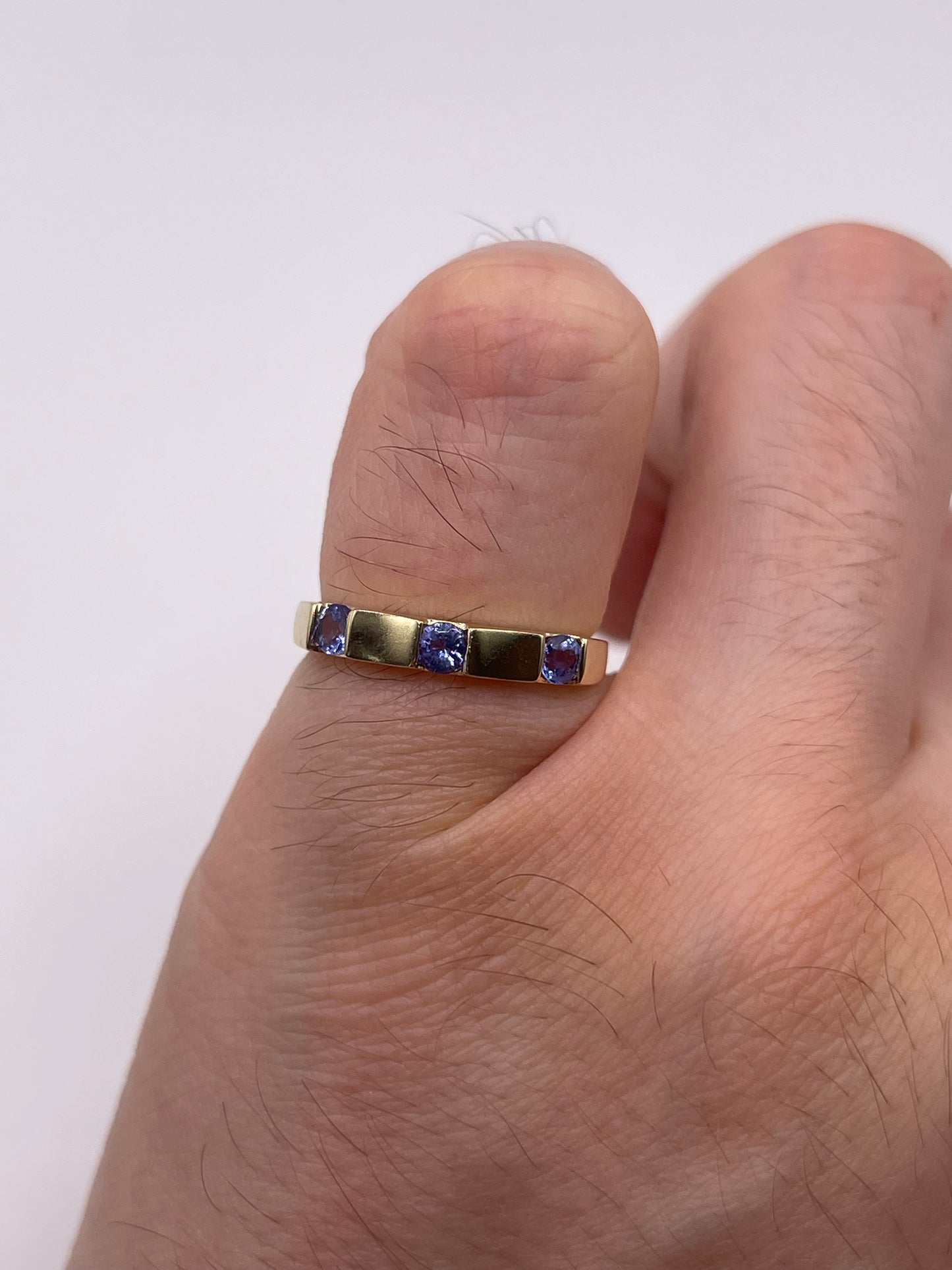 9ct gold tanzanite ring