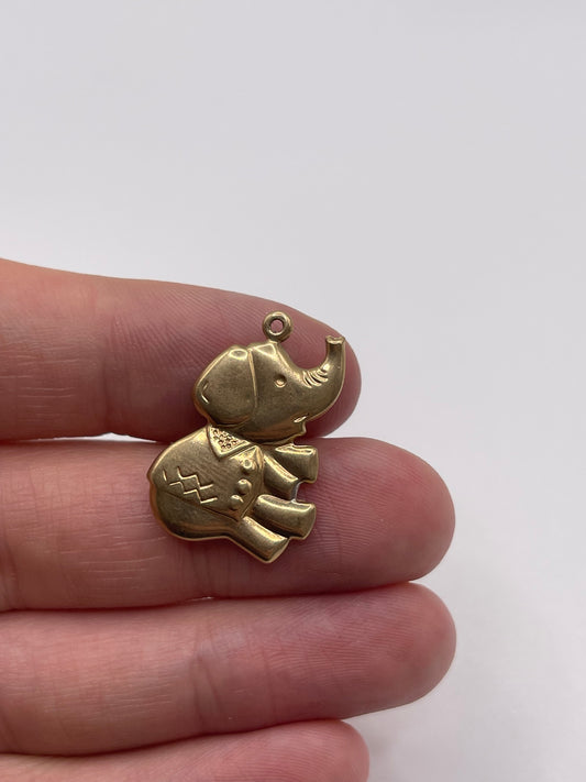 9ct gold elephant charm