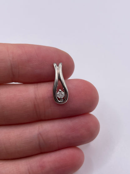 9ct white gold diamond pendant