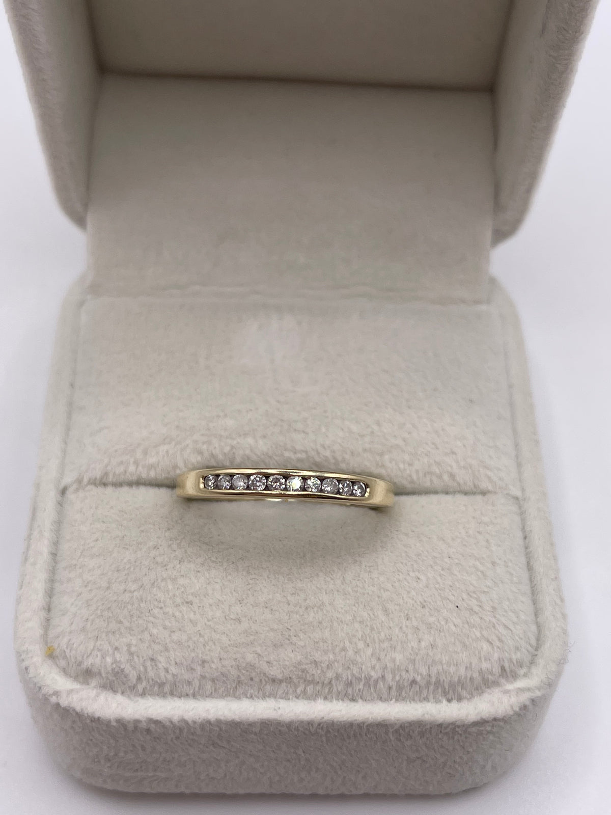 9ct gold diamond ring