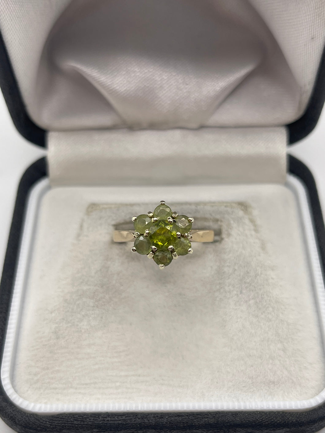 9ct gold quartz ring
