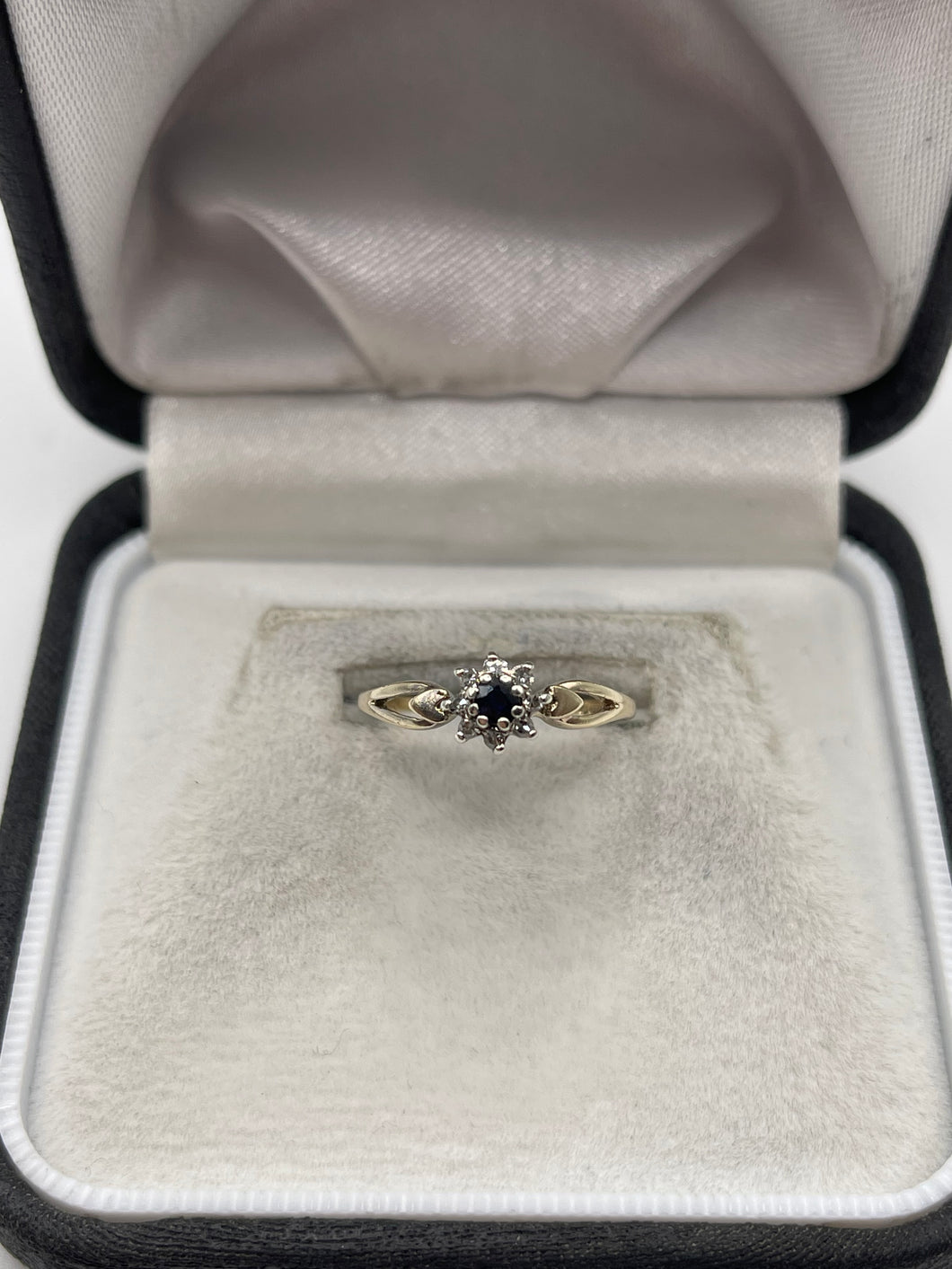 9ct gold sapphire and diamond ring