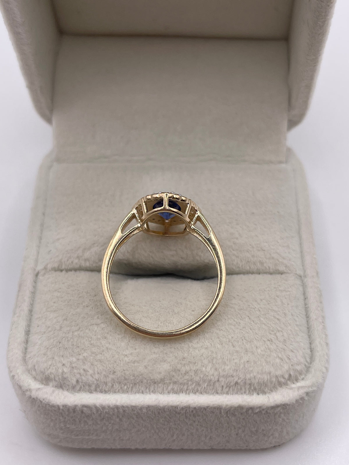 9ct gold kyanite and zircon ring