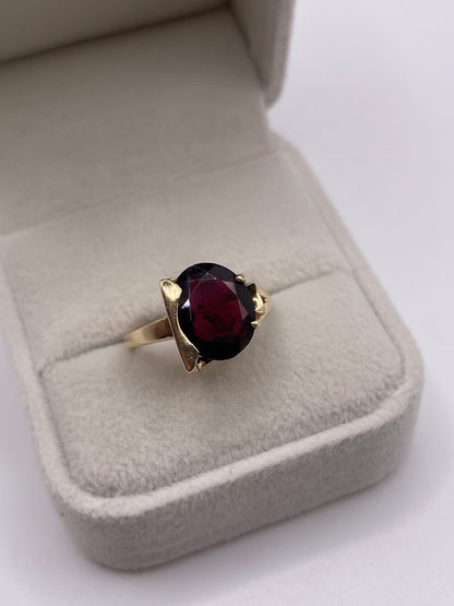 14ct gold garnet ring