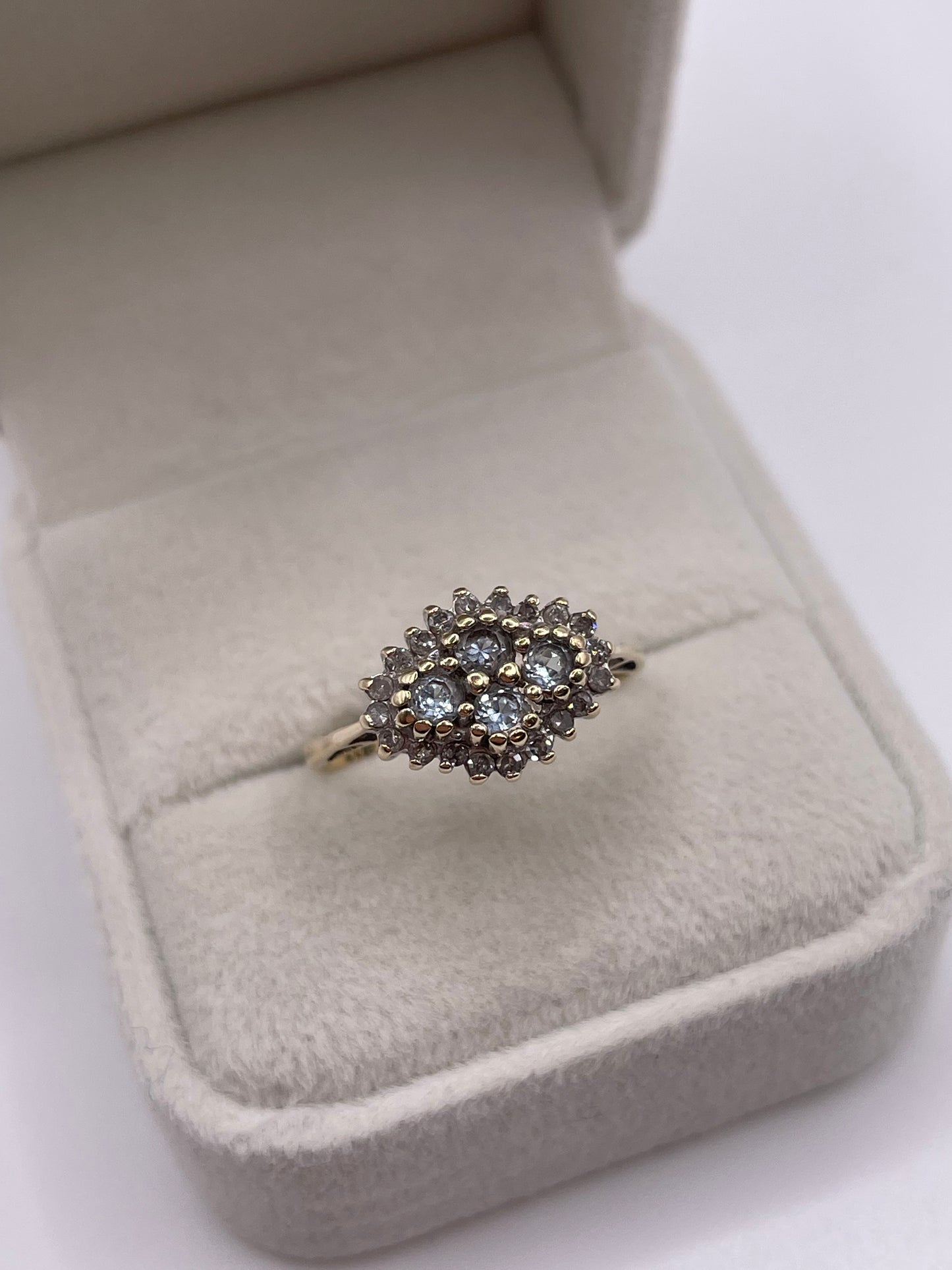 9ct gold aquamarine and diamond ring
