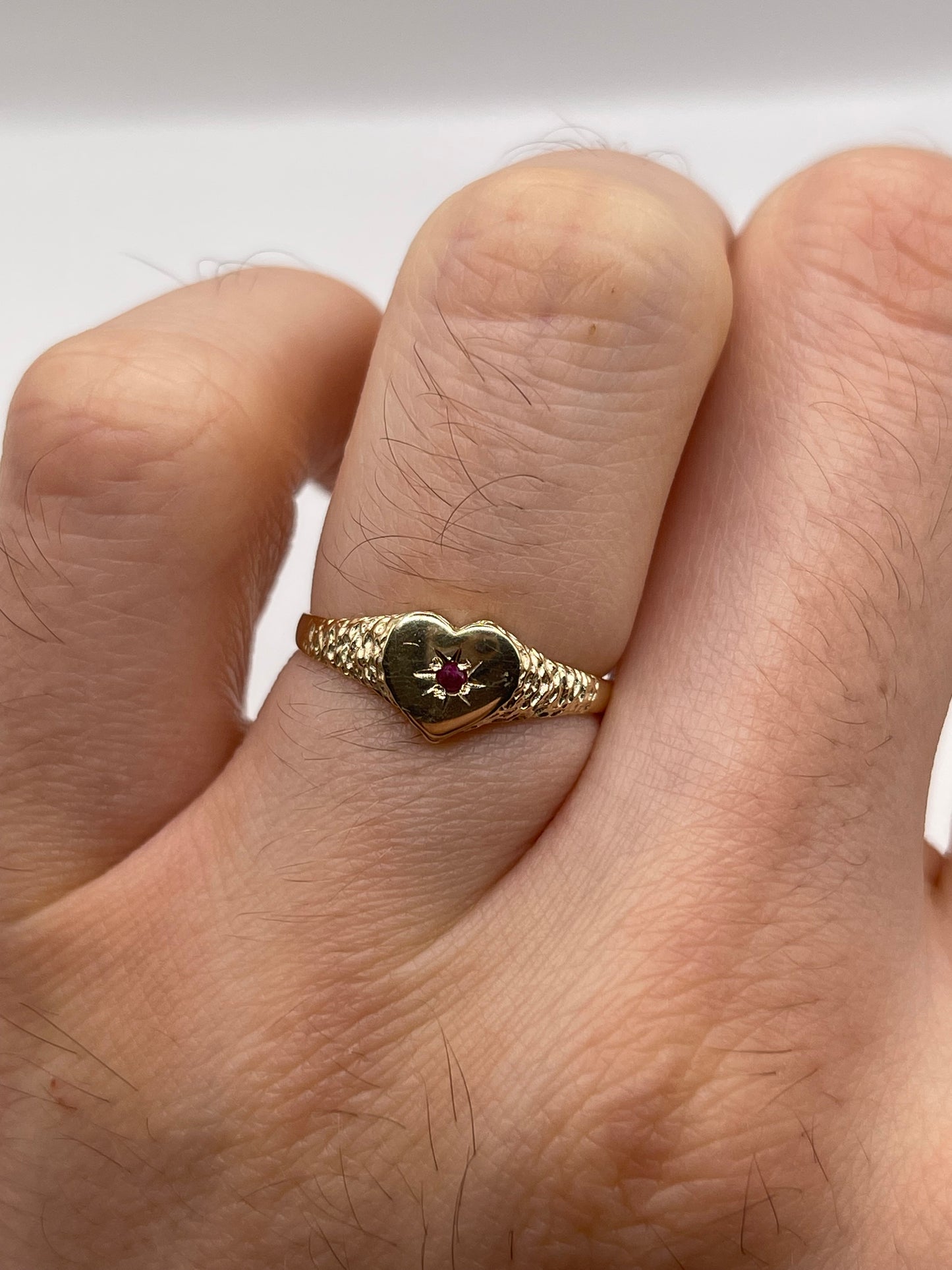 9ct gold ruby heart ring