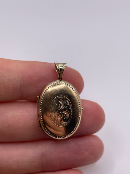 9ct gold locket pendant