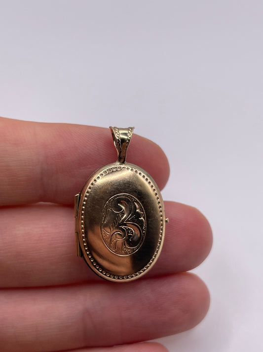 9ct gold locket pendant