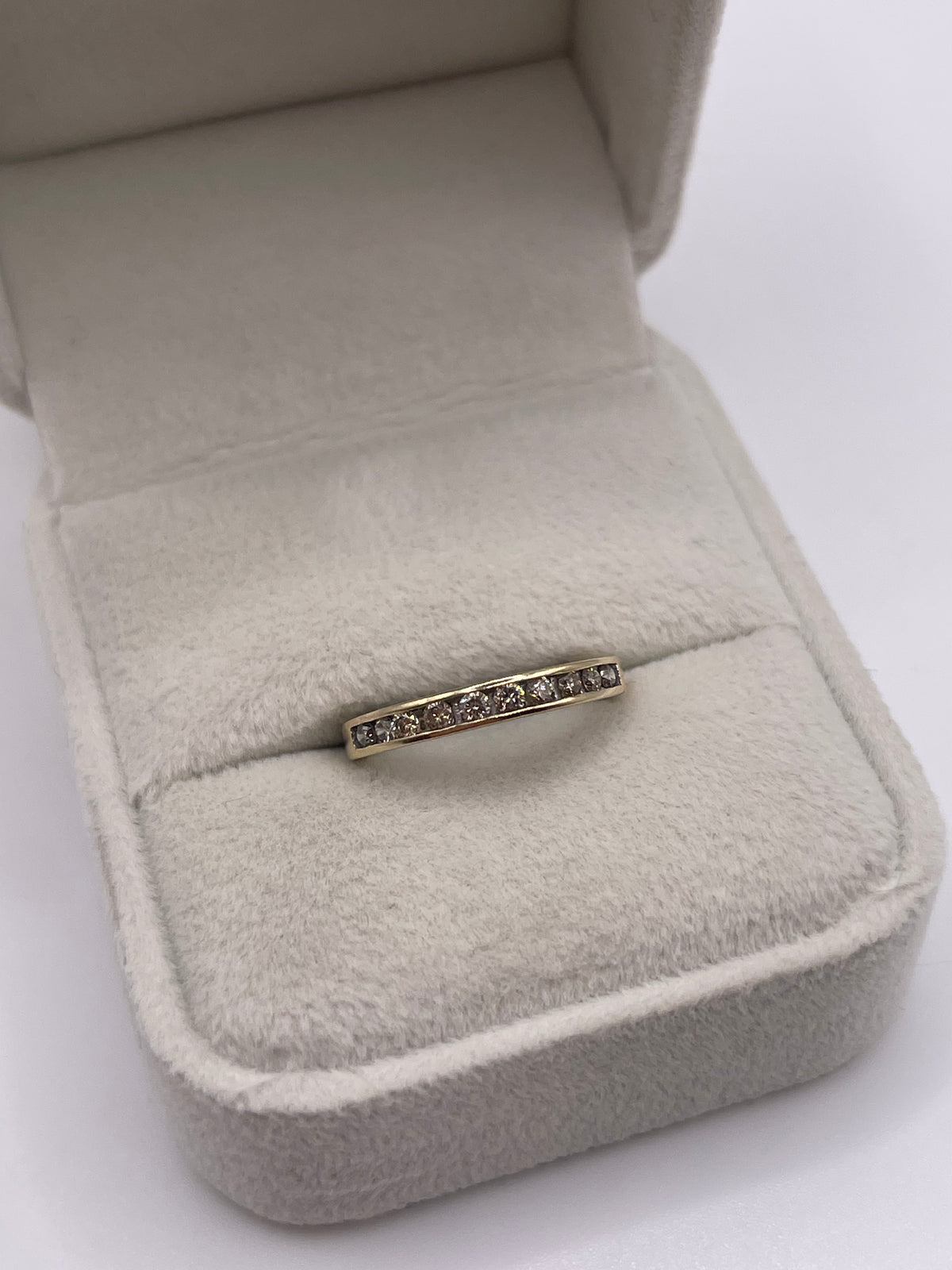 9ct gold diamond ring