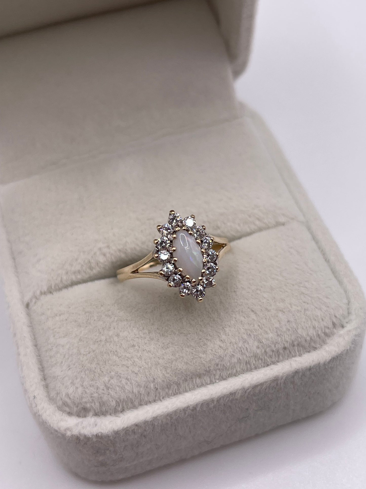 9ct gold opal and cz ring
