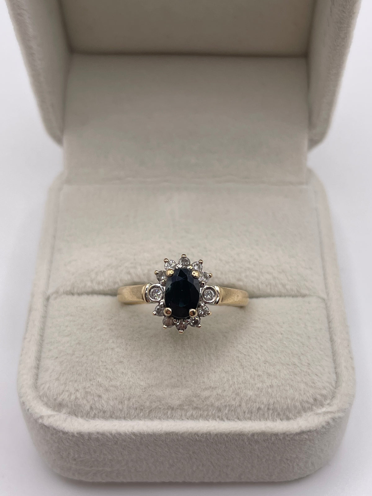 9ct gold sapphire and diamond ring