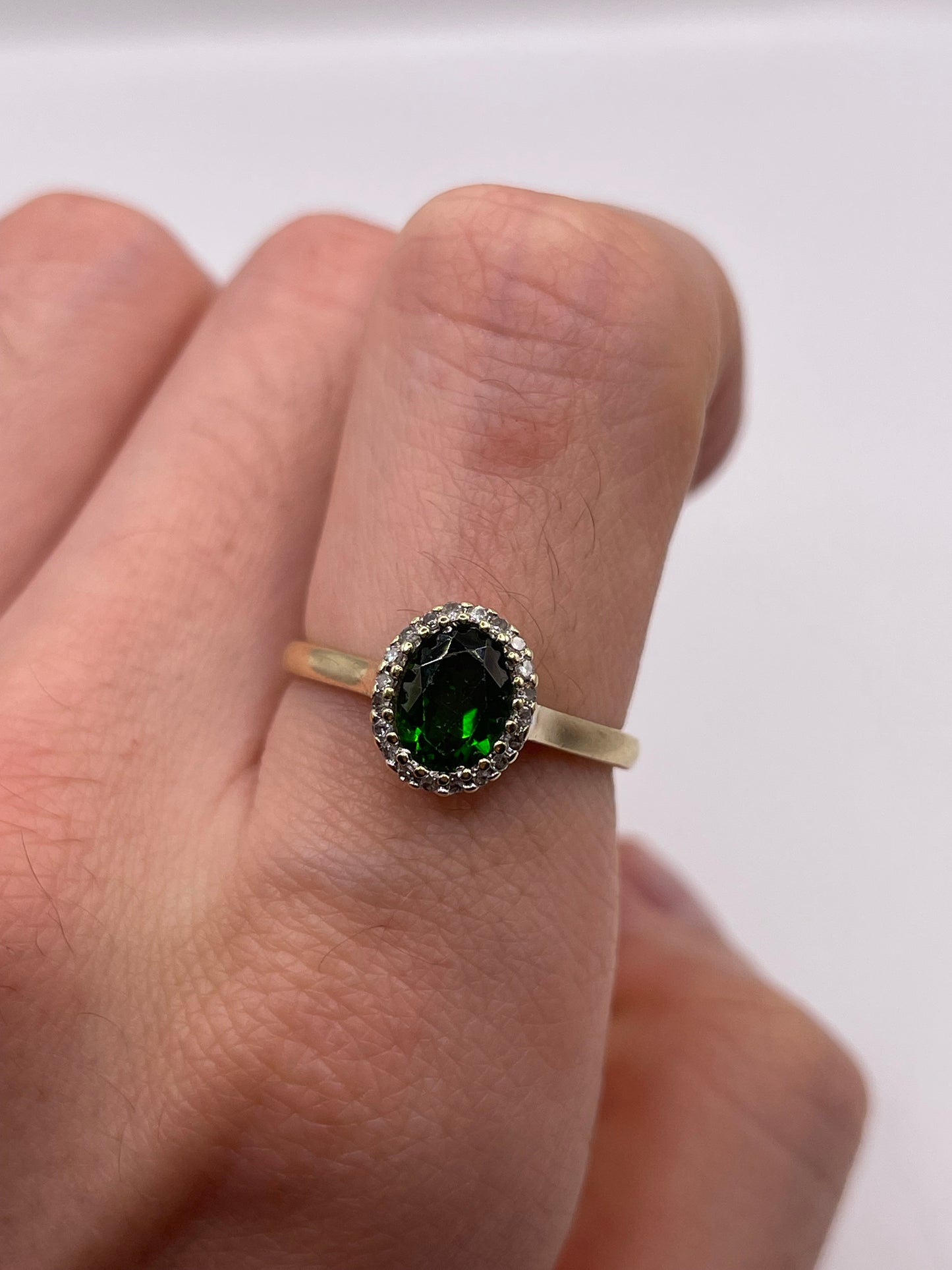 9ct gold diopside and diamond ring