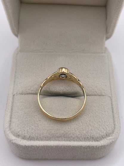 9ct gold aquamarine ring
