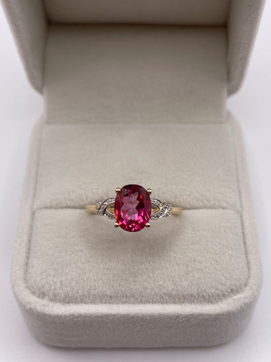 9ct gold topaz and diamond ring
