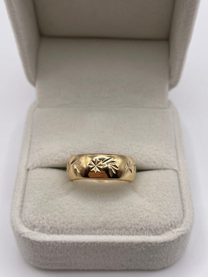 9ct gold patterned band