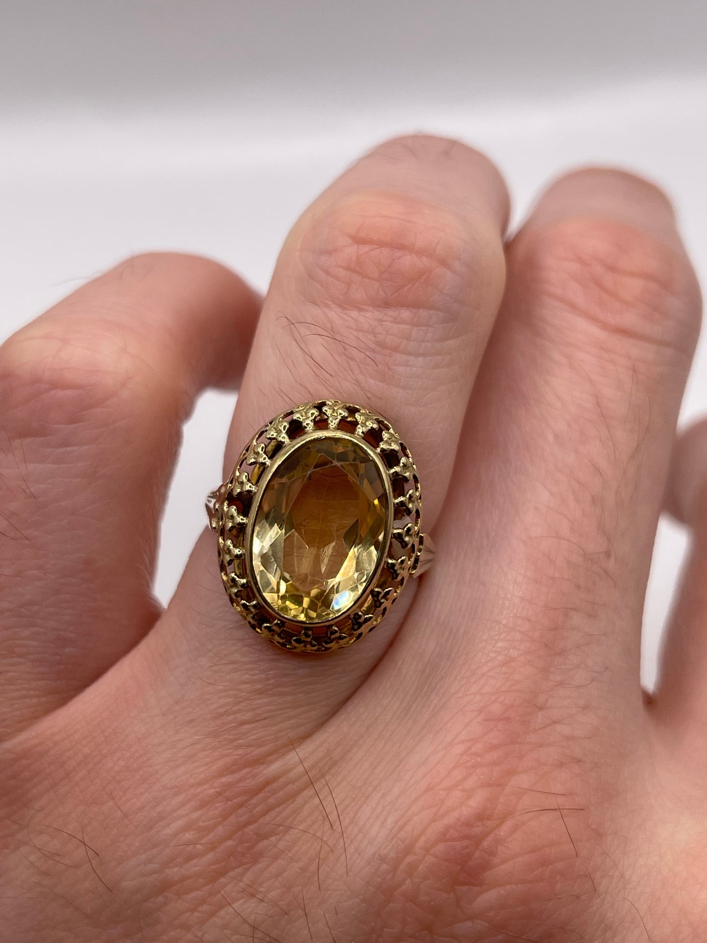 8ct gold citrine ring