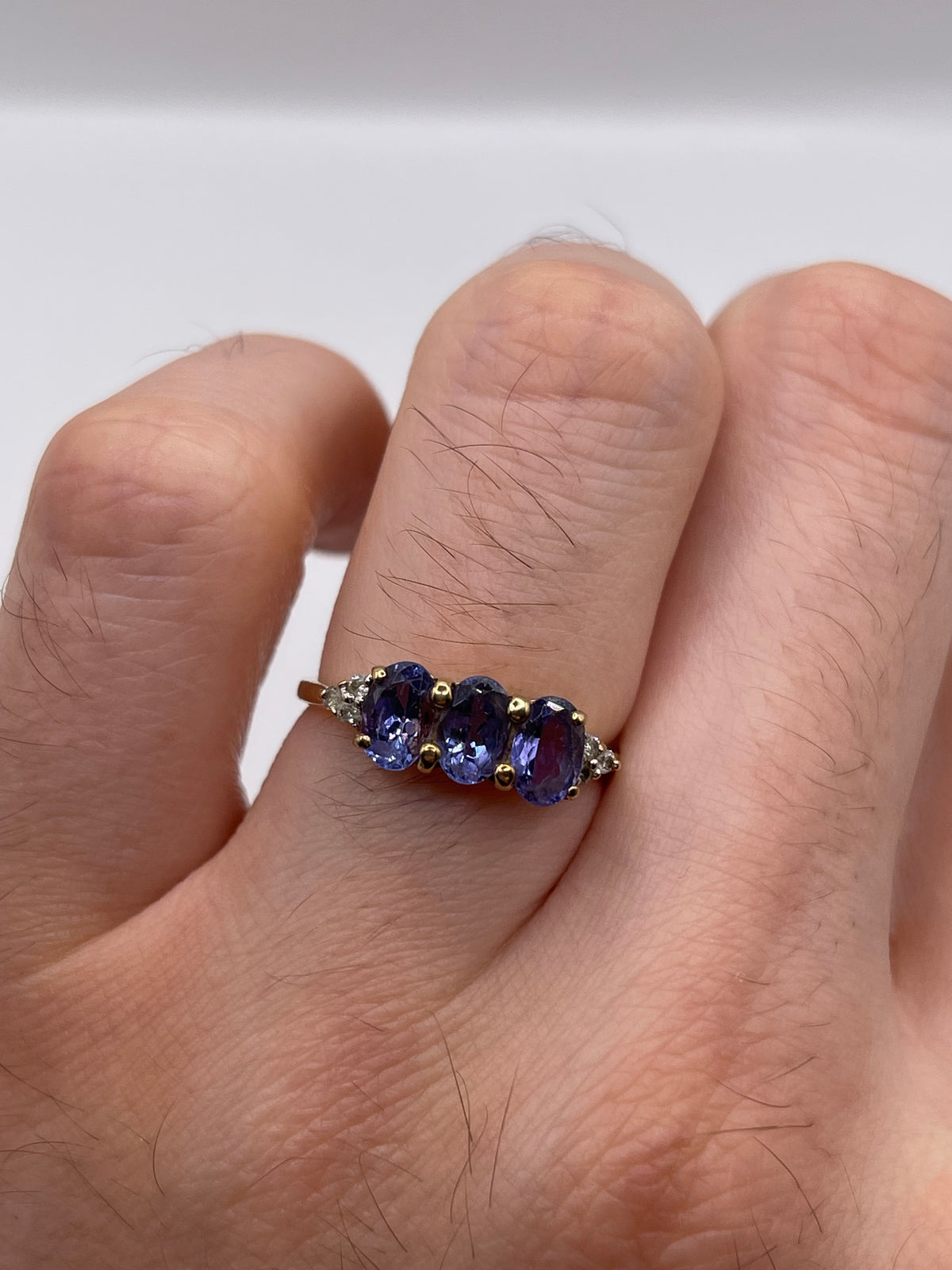 9ct gold tanzanite and diamond ring