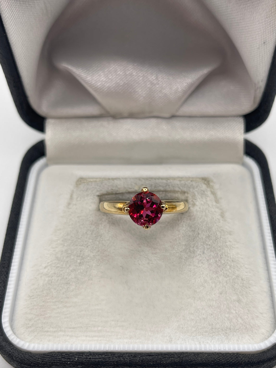 9ct gold cherry topaz ring