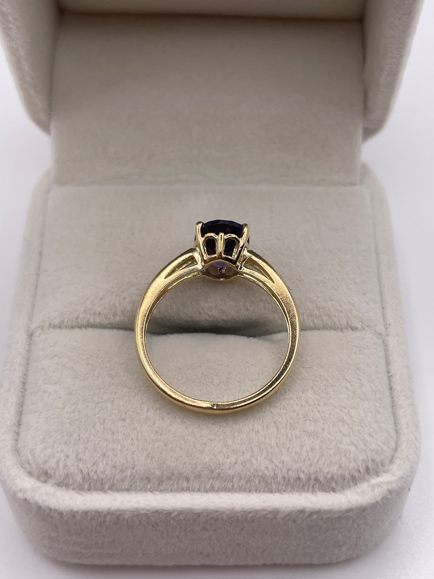 9ct gold blueberry quartz and diamond ring