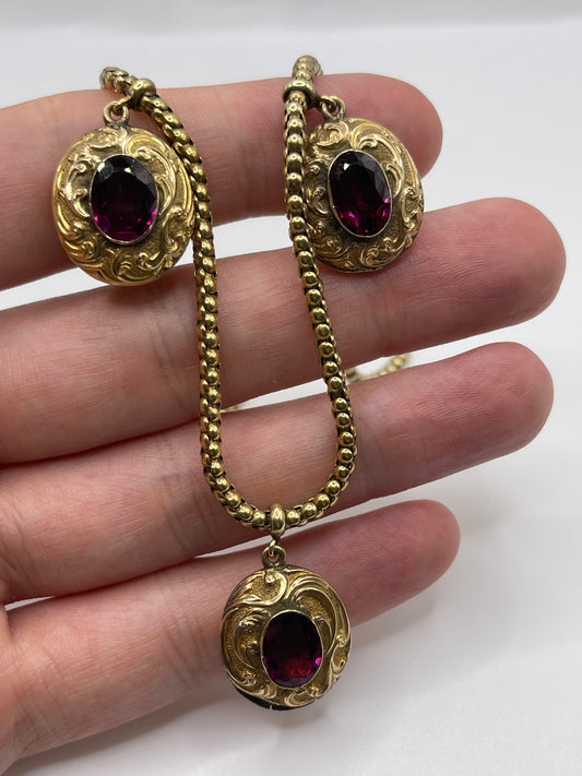 Antique 15ct gold garnet necklace