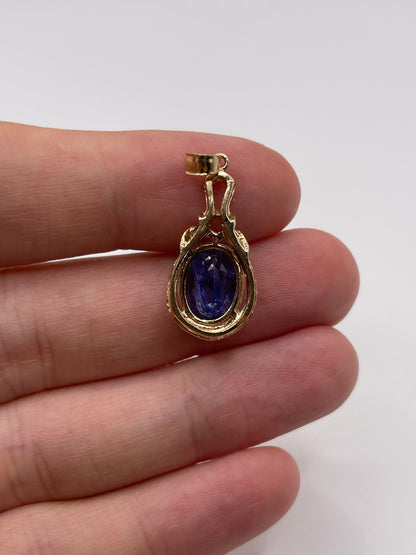 14ct gold tanzanite pendant