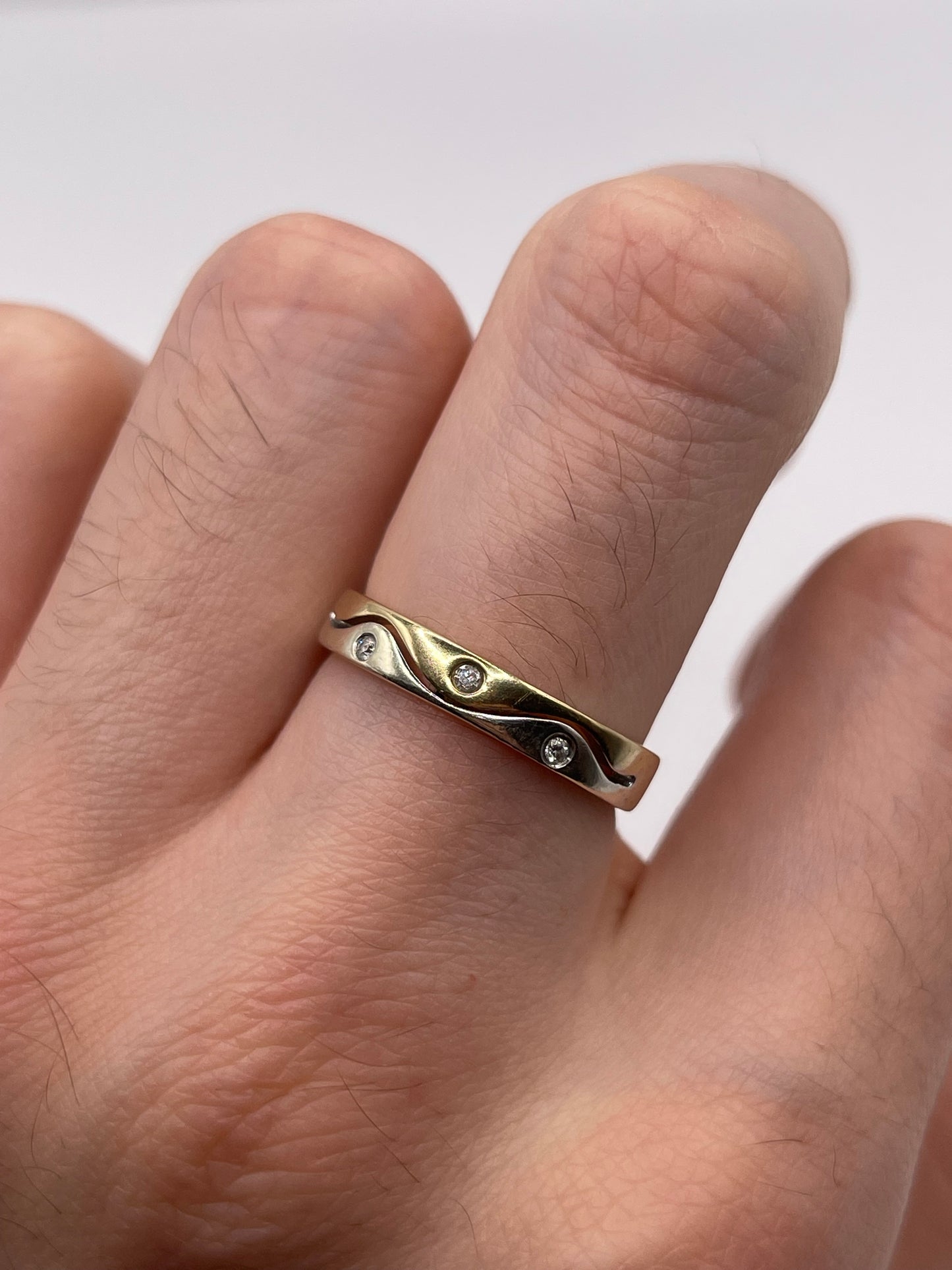 9ct two tone gold diamond ring
